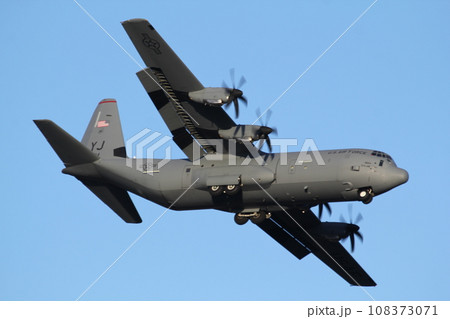 横田基地に着陸するC130Jスーパーハーキュリーズ 108373071