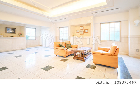 明るい雰囲気のマンションのエントランスロビー 内観 イメージ 明るい雰囲気のマンションのエントランスロビー 内観 イメージ 108373467