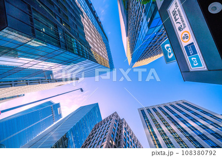 日本の東京都市景観 本日開業の虎ノ門ヒルズステーションタワー（虎ノ門ヒルズ駅）や虎の門駅、ビル群など 108380792