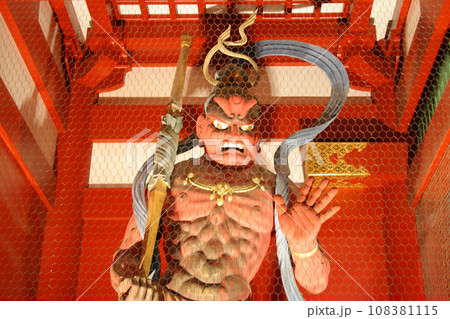 浅草寺　仁王門　仁王尊像 108381115
