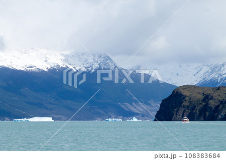 Navigation on Argentino lake, Patagonia landscape, Argentina 108383684