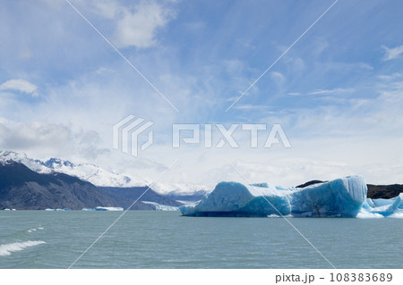Icebergs floating on Argentino lake, Patagonia landscape, Argentina 108383689