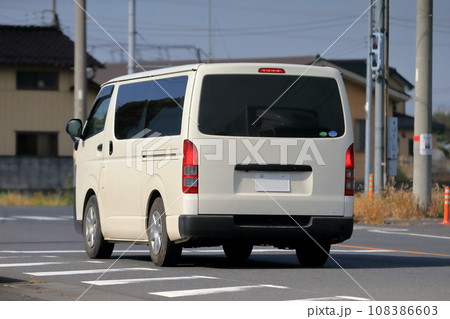ワンボックスカー 108386603