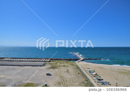 日和山展望台から見る日和浜海岸（新潟県） 108386966