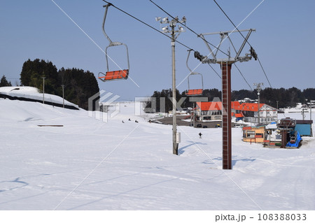 スキー場 リフト 雪景色 スキー場 リフト 雪景色 108388033