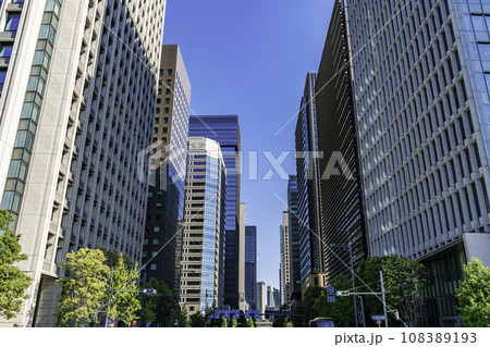 東京大手町　永代通り　東京都千代田区 108389193