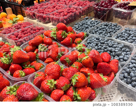 City market view with strawberries, heathberry and raspberry tasty colorfull look City market view with strawberries, heathberry and raspberry tasty colorfull look 108389330