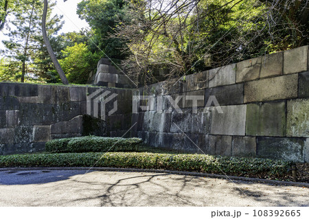 東京北の丸公園　江戸城　城門石垣　東京都千代田区 108392665