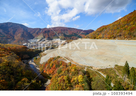 2023年11月成瀬ダム工事現場　夢仙人大橋より　秋田県 108393494