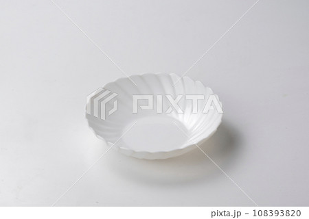 白い皿 白い皿 108393820