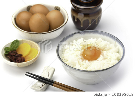 卵かけご飯 白バック 卵かけご飯 白バック 108395618