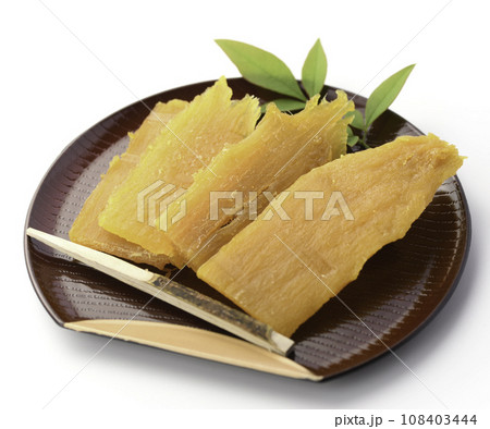 秋から冬の味覚　手作りの干し芋 108403444