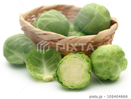 Rosenkohl or Brussels sprouts 108404666