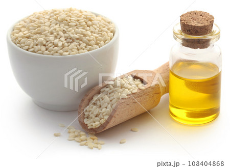 Peeled sesame seeds with oil Peeled sesame seeds with oil 108404868