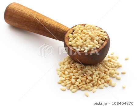 Peeled sesame seeds Peeled sesame seeds 108404870