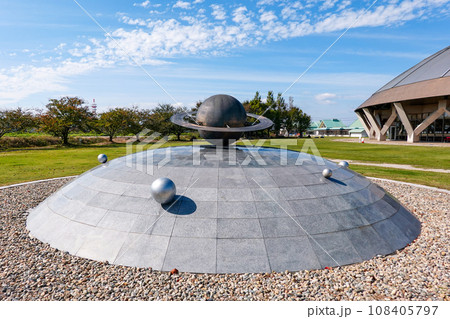 宇宙科学博物館と図書館を兼ねたコスモアイル羽咋（石川県羽咋市） 108405797