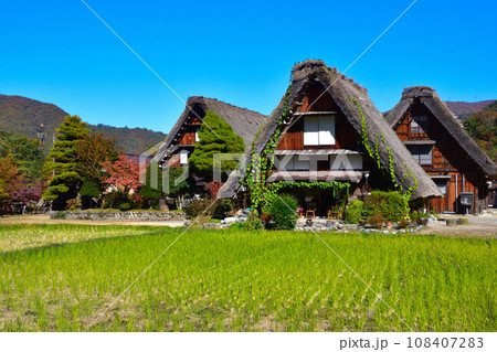 秋　白川郷　荻町地区 108407283