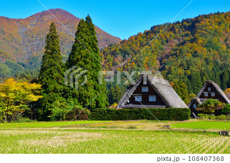 秋　白川郷　荻町地区 108407368