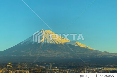 町並みから見た富士 108408035