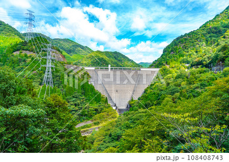 新緑に包まれた長谷ダム 新緑に包まれた長谷ダム 108408743