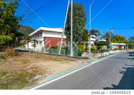 丸亀市立本島小学校・中学校の校舎 香川県丸亀市本島町 丸亀市立本島小学校・中学校の校舎 香川県丸亀市本島町 108408819