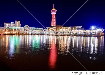 博多区、ベイサイドプレイス博多と博多ポートタワーの夜景 博多区、ベイサイドプレイス博多と博多ポートタワーの夜景 108409423