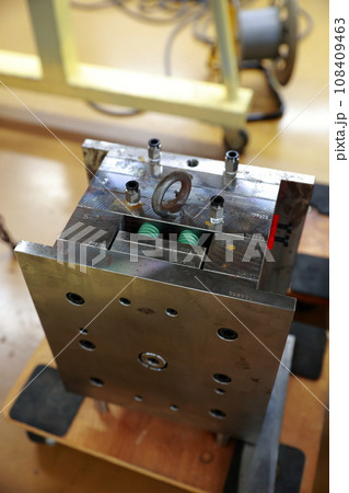 成型機の金型 成型機の金型 108409463