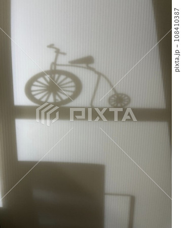 影　インテリア　自転車 108410387