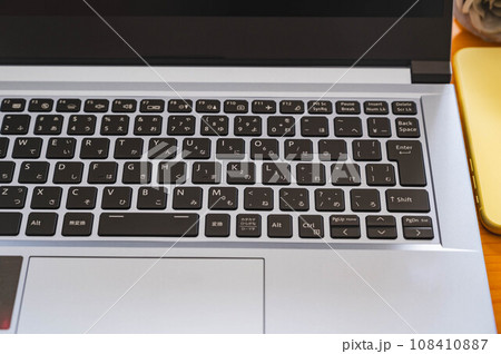 ノートパソコンのキーボード ノートパソコンのキーボード 108410887
