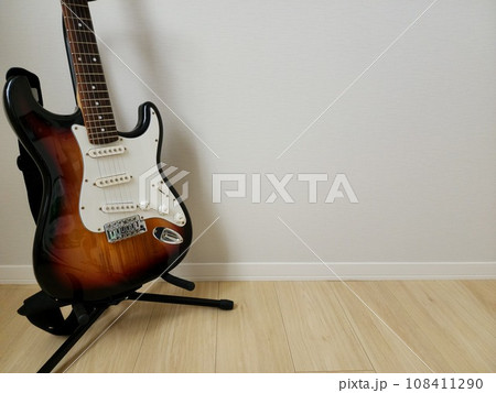 エレキギター(テキストスペース) 108411290
