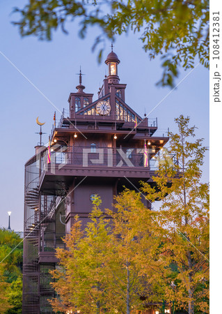 ジブリパークの玄関口、エレベーター塔〈愛知県長久手市〉 108412381