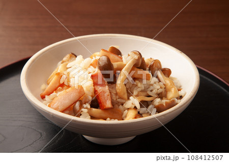 しめじとベーコンの炊込みご飯 108412507