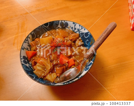 どんぶりカレーライス(手作り) どんぶりカレーライス(手作り) 108413337