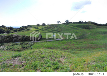 脇本城の土塁跡（秋田県 男鹿市） 108415451