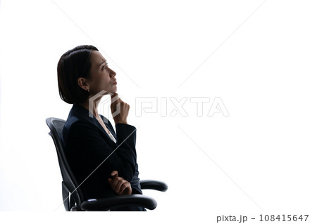 悩む女性・シルエット 悩む女性・シルエット 108415647