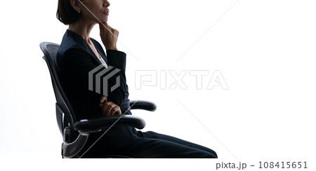 悩む女性・シルエット 悩む女性・シルエット 108415651