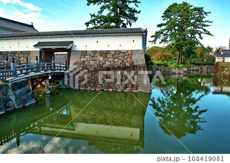 小田原城 二の丸 住吉橋と銅門の風景 108419081