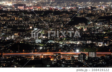 福岡県城南区　油山片江展望台から見た夜景 108419122