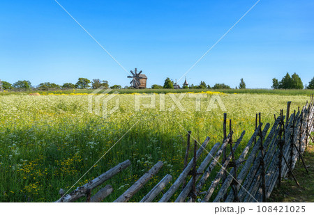 Kizhi Historical Park is an open-air museum of wooden architecture 108421025