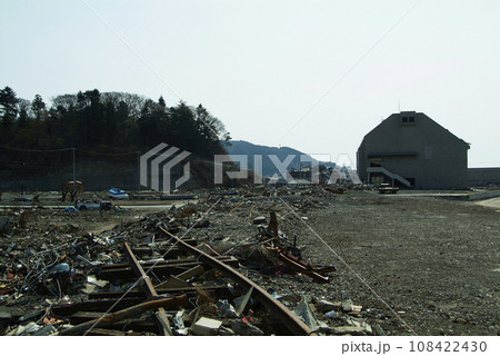 ＜東日本大震災＞女川、2011年4月26日 108422430