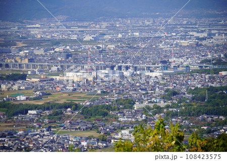 万灯呂山展望台から城陽市方面 108423575