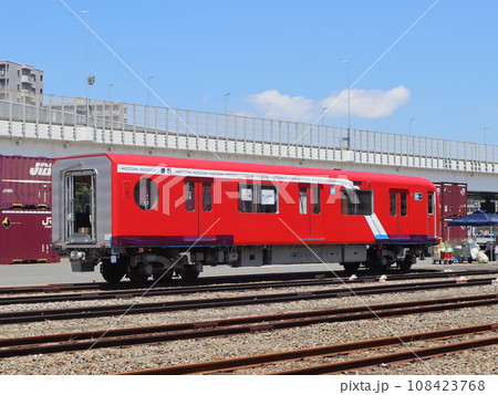 新車製造輸送中の東京メトロ丸の内線2000系電車 108423768