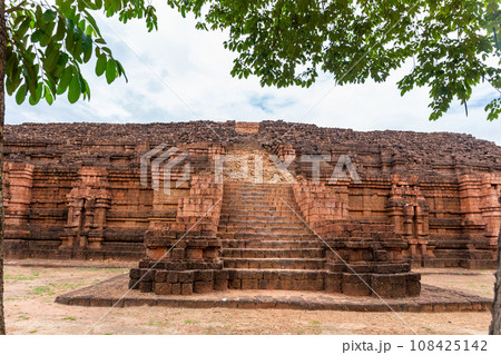 Khao Klang Nok is part of the Si Thep historical park which is set to be a UNESCO World Heritage Site in September 2023. It is an architecture in the Dvaravati period in Phetchabun Province, Thailand. Khao Klang Nok is part of the Si Thep historical park which is set to be a UNESCO World Heritage Site in September 2023. It is an architecture in the Dvaravati period in Phetchabun Province, Thailand. 108425142