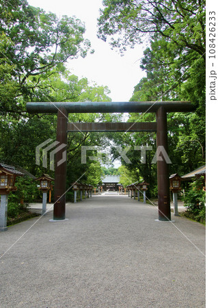 神武天皇を祀る宮﨑神宮(宮崎県・宮崎市) 神武天皇を祀る宮﨑神宮(宮崎県・宮崎市) 108426233