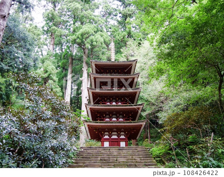 奈良　宇陀市　室生寺　五重塔（横位置、秋） 108426422