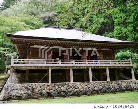 奈良　宇陀市　室生寺　金堂（秋） 108426429