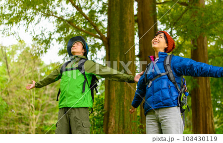 アウトドアなどのイメージカット 108430119