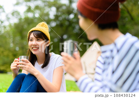 アウトドアなどのイメージカット 108430124