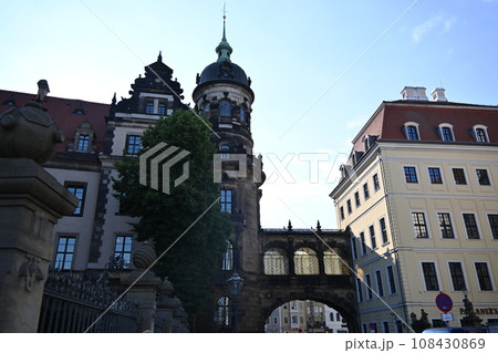 ドレスデン旧市街の街並み・ドレスデン城／ドイツ 108430869