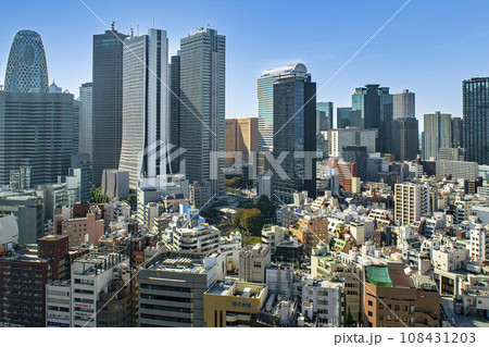 新宿 東急歌舞伎町タワー 17F展望フロアから西新宿ビル群の眺め 新宿 東急歌舞伎町タワー 17F展望フロアから西新宿ビル群の眺め 108431203